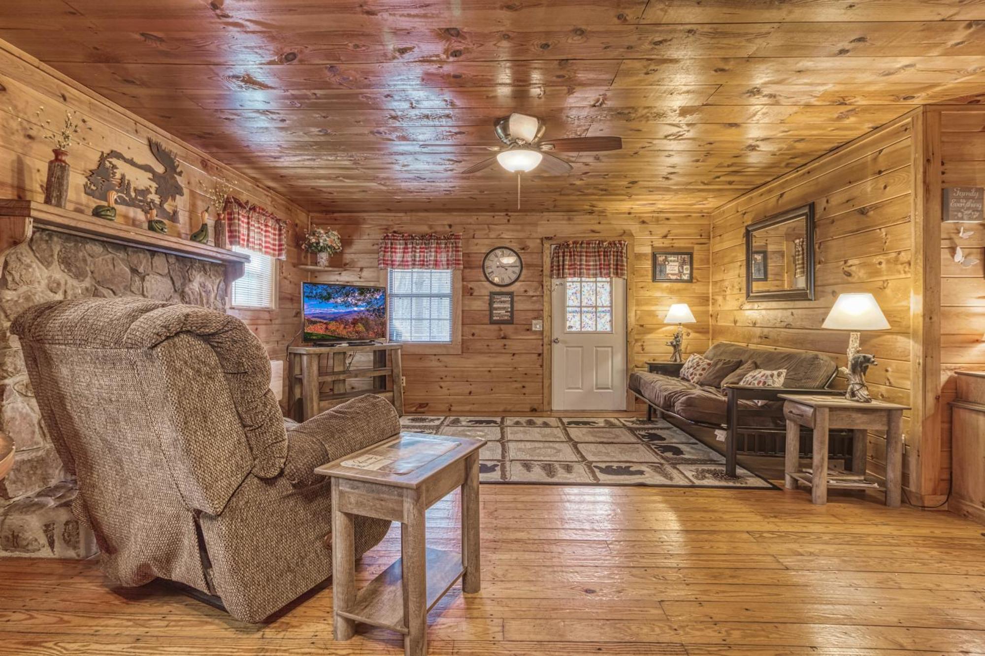 Bear Den, Hot Tub, 1089 Of Free Attraction Tickets For Each Paid Day, Dollywood And More! Sevierville Quarto foto