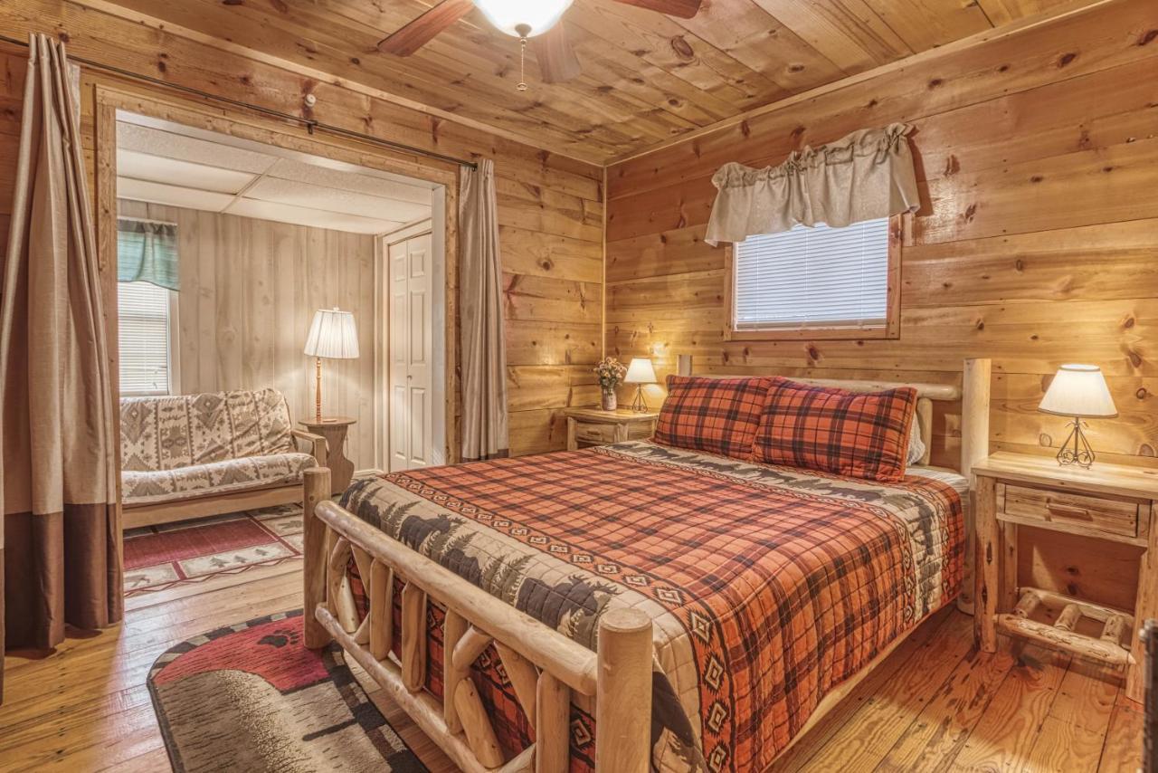 Bear Den, Hot Tub, 1089 Of Free Attraction Tickets For Each Paid Day, Dollywood And More! Sevierville Exterior foto