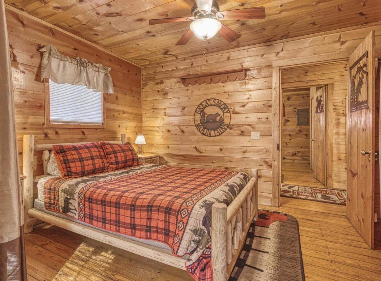 Bear Den, Hot Tub, 1089 Of Free Attraction Tickets For Each Paid Day, Dollywood And More! Sevierville Exterior foto